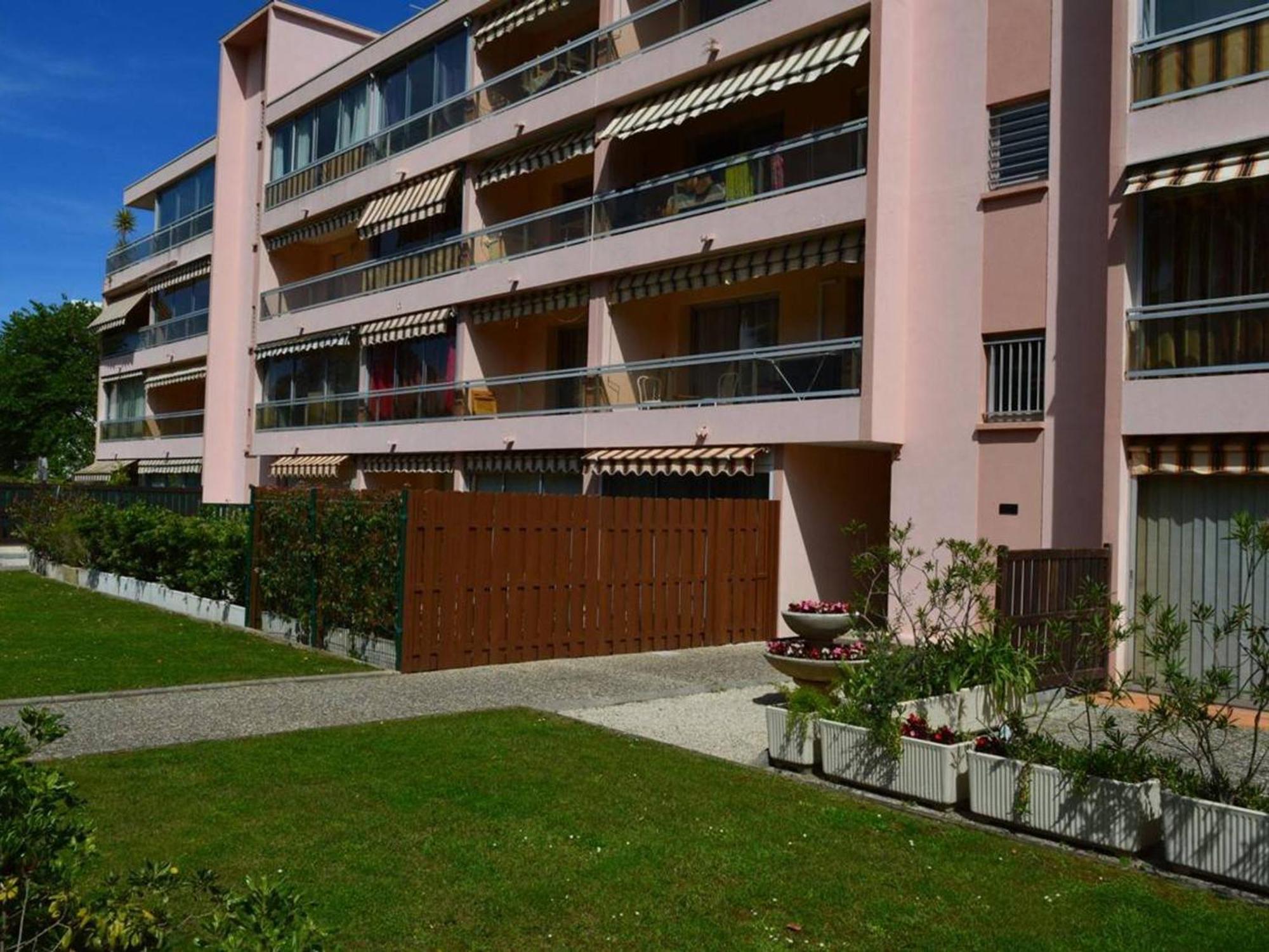Studio Agreable Avec Loggia, Garage Et Plage A Proximite - 2 Couchages, Golfe-Juan - Fr-1-252-62 外观 照片